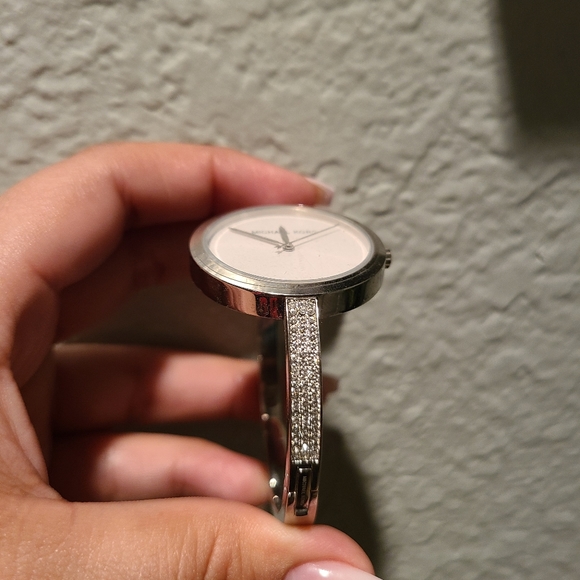 Michael kors silver diamond watch - Picture 11 of 13